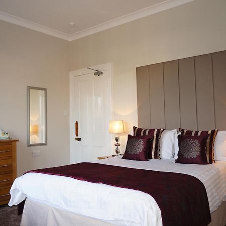 The Lawn Guest House Gatwick Horley Bagian luar foto