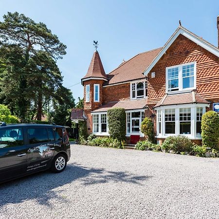 The Lawn Guest House Gatwick Horley Bagian luar foto