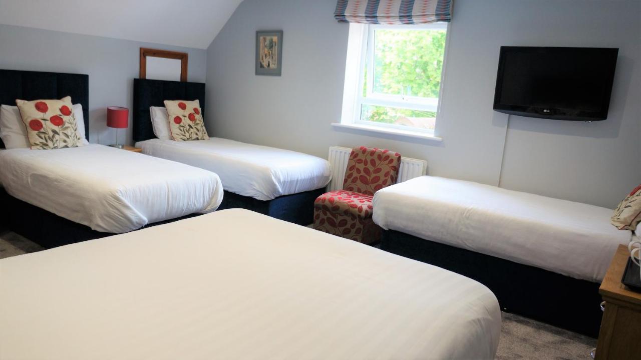 The Lawn Guest House Gatwick Horley Bagian luar foto