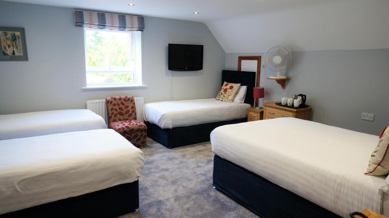 The Lawn Guest House Gatwick Horley Bagian luar foto