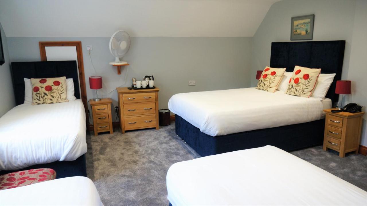 The Lawn Guest House Gatwick Horley Bagian luar foto