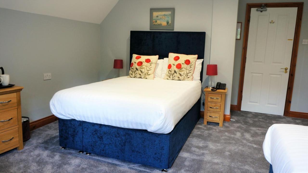 The Lawn Guest House Gatwick Horley Bagian luar foto