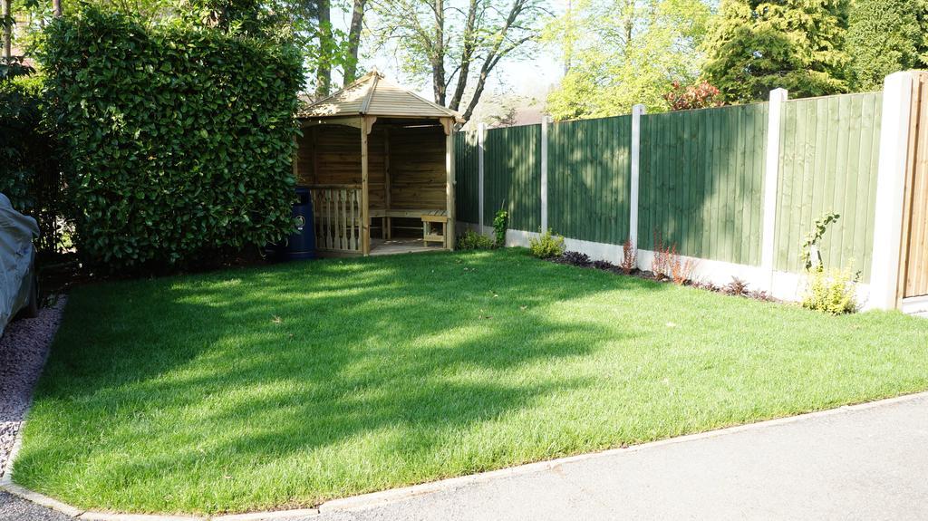 The Lawn Guest House Gatwick Horley Bagian luar foto