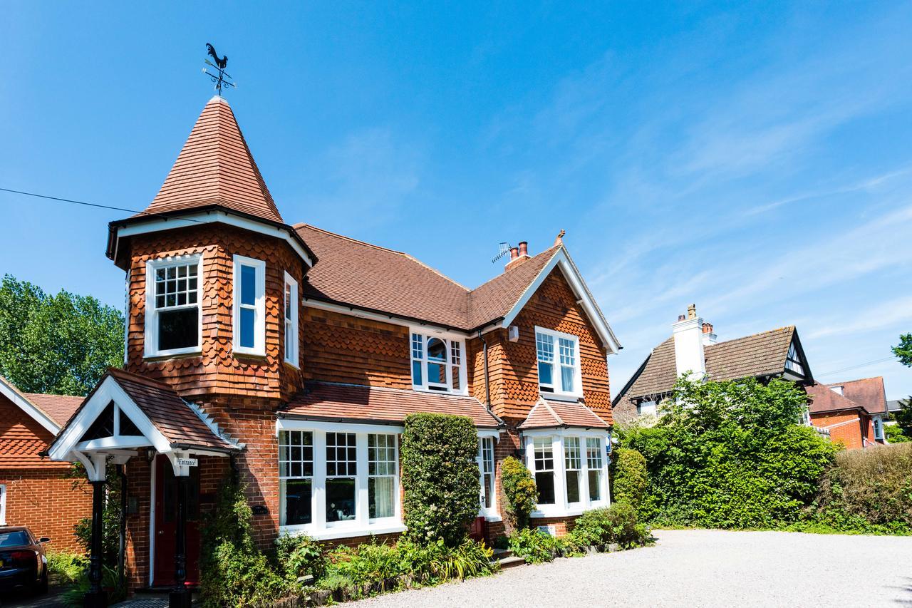The Lawn Guest House Gatwick Horley Bagian luar foto